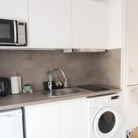 Appart'azur - Proche Gare Au Calme - Wifi - Lit Confort - Parking Facile Et Gratuit *