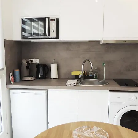 Appart'azur - Proche Gare Au Calme - Wifi - Lit Confort - Parking Facile Et Gratuit アパート *